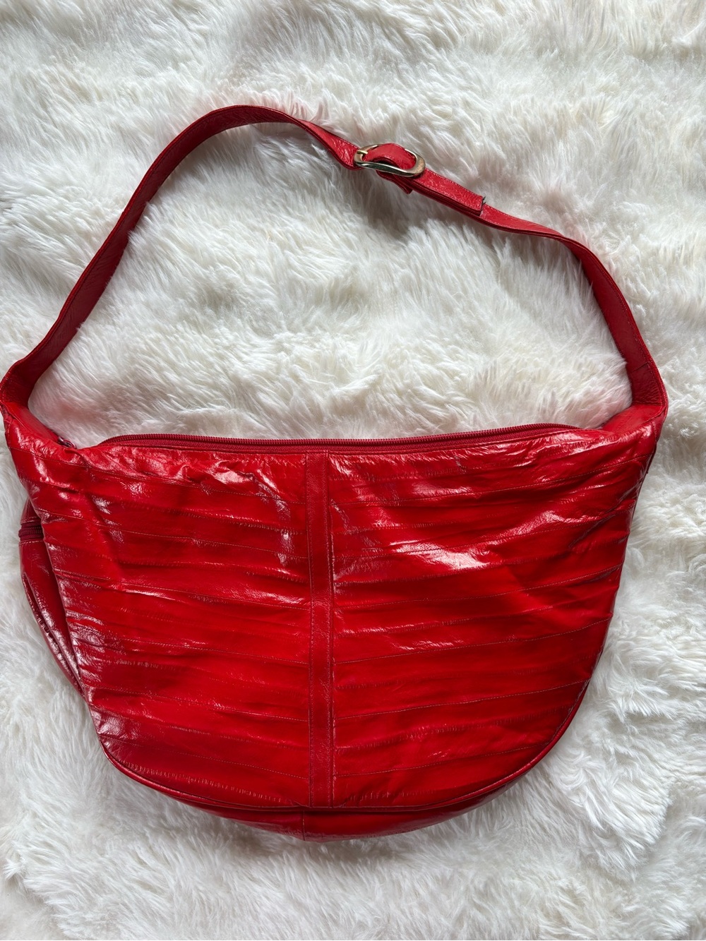 Red Women's Shoulder Bag - Sleek Quilted Design